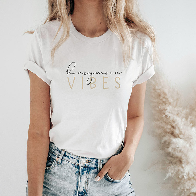 Flitterwochen T-Shirt "Honeymoon Vibes" für die Braut